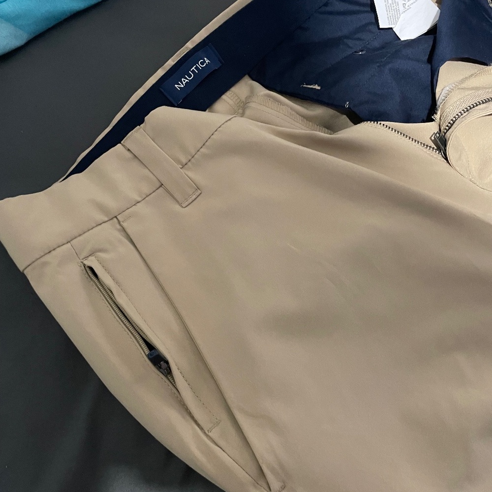 Kaki pants